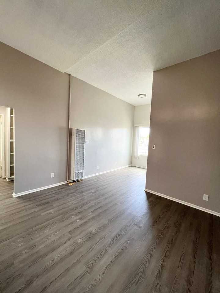 15001 CRENSHAW BLVD. - Photo 3 of 34
