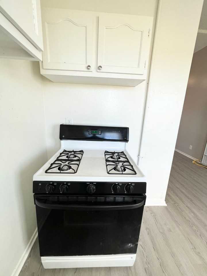 15001 CRENSHAW BLVD. - Photo 5 of 34