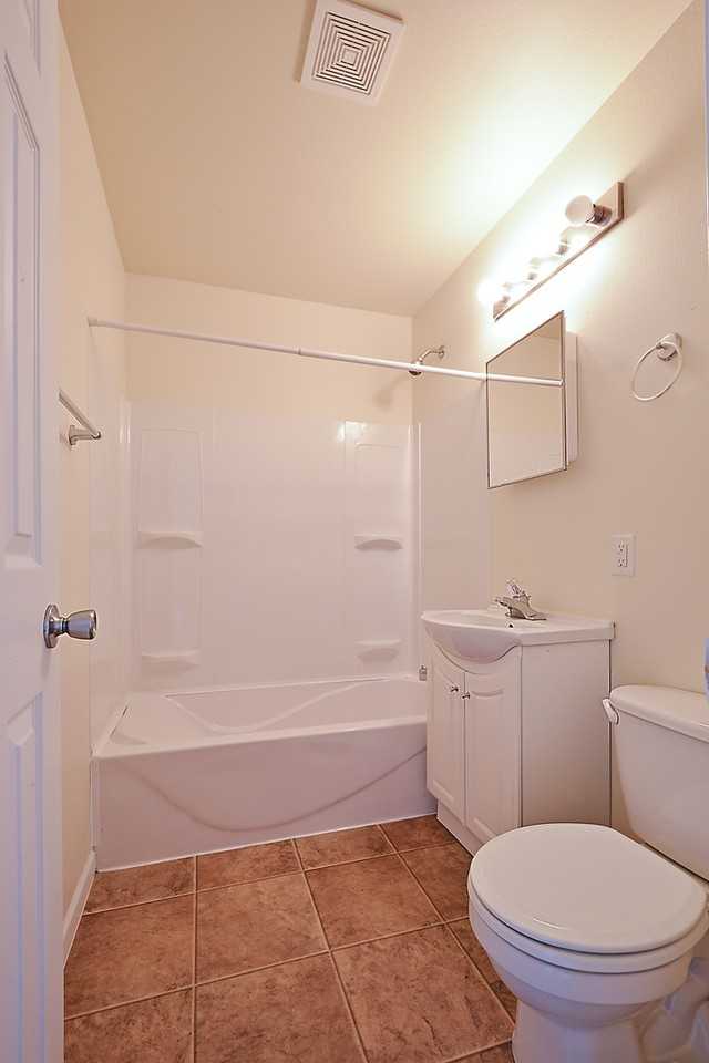 506 11th Street NW - Photo 6 of 8