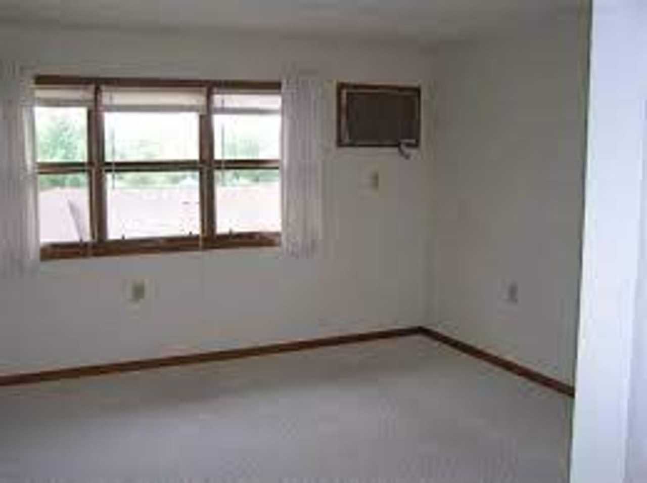 Cassville Heights Apartments - Photo 2 of 16