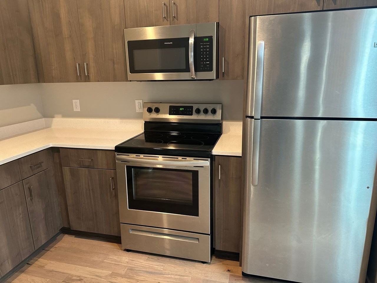 Brand NEW 3 Bedroom 2.5 Bath Townhome w/Washer & Dryer! - Photo 3 of 20