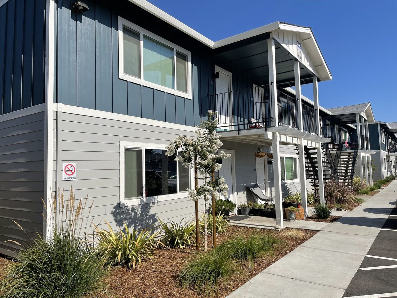 Sutter Commons Apartments - Photo 3 of 9