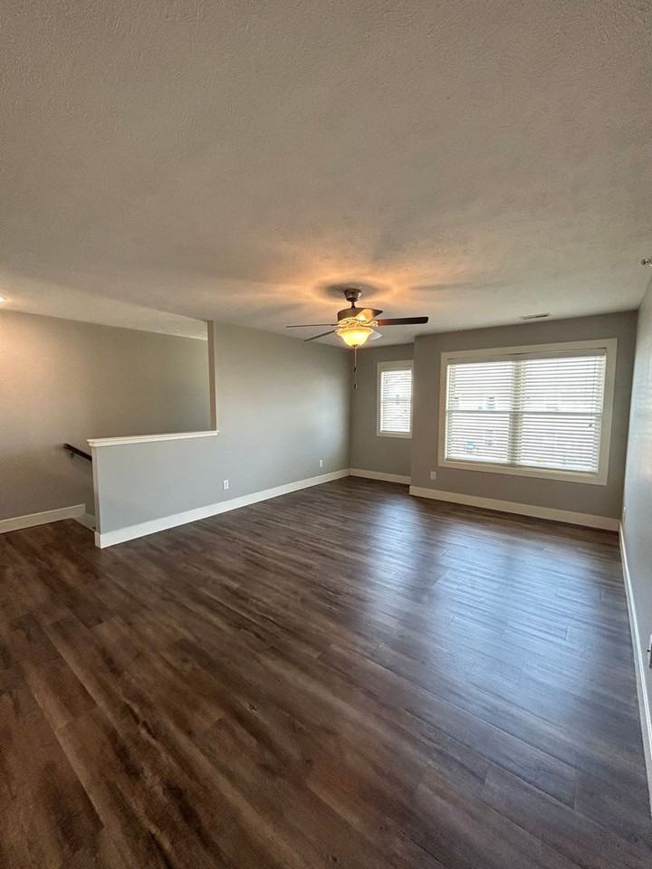 1031 Ekstam - Photo 2 of 6