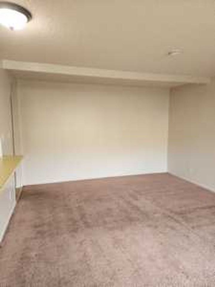 The Palms Apartments - Photo 7 of 19