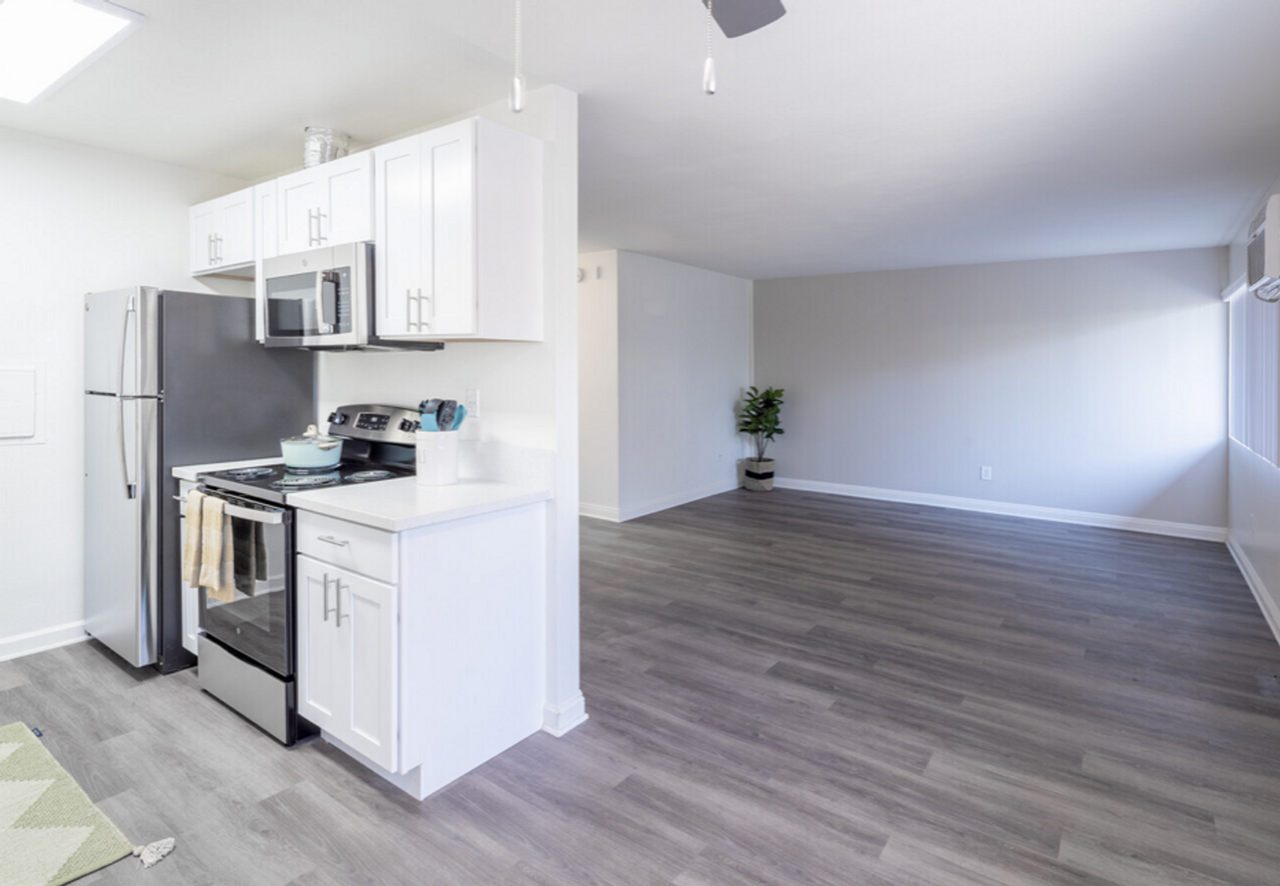 Artesia Crossings Apartments - Photo 7 of 11