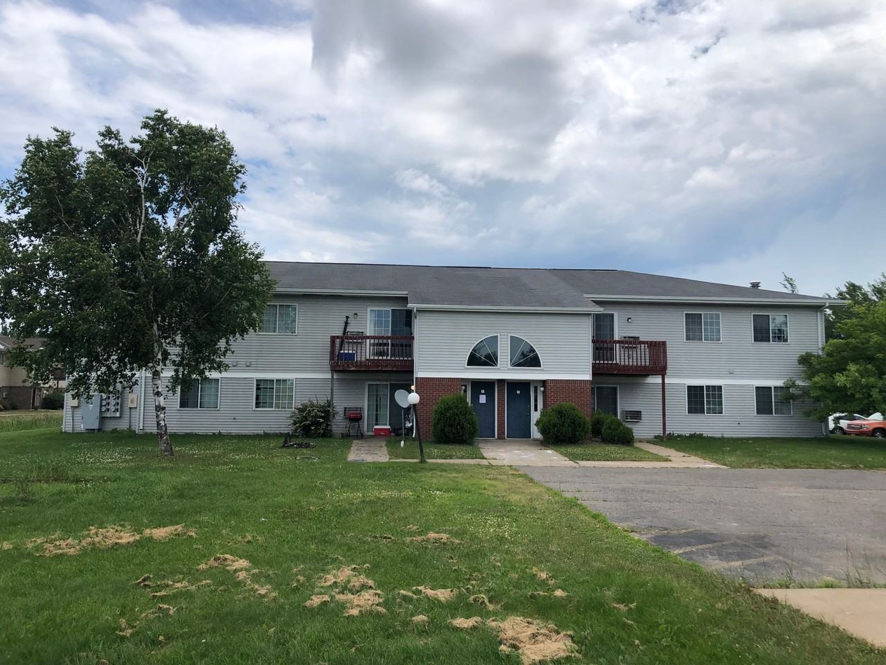 2409 Charlotte Court - Photo 2 of 12