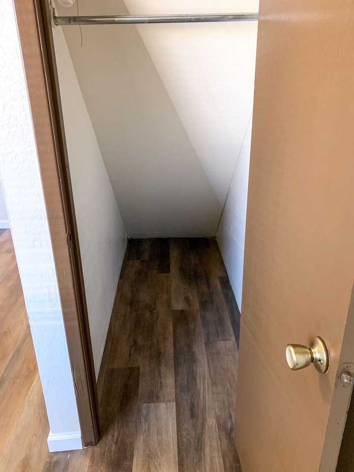 Spacious 2 Bedroom Apartment with Private Patio - Photo 5 of 27