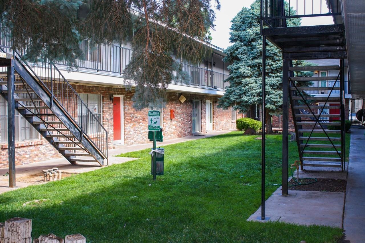 Continental Arms Apartments: Charming Gated Community - Photo 6 of 39