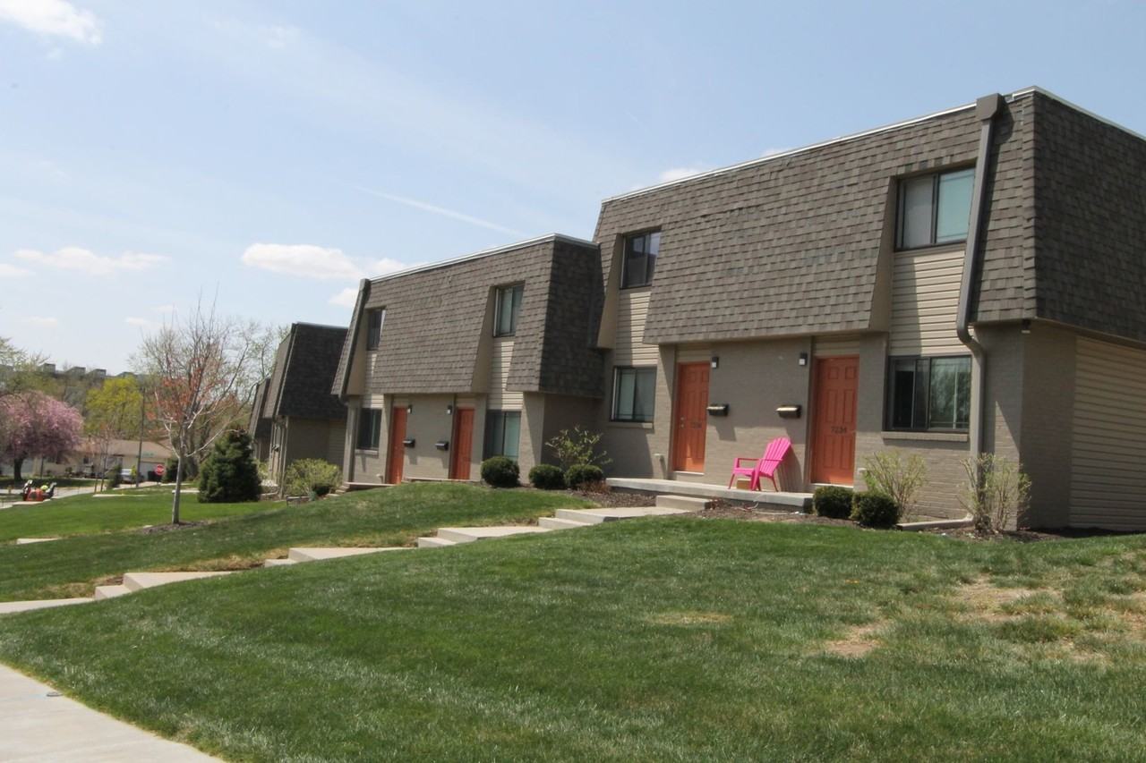 Harrisville Townhomes - Photo 3 of 31