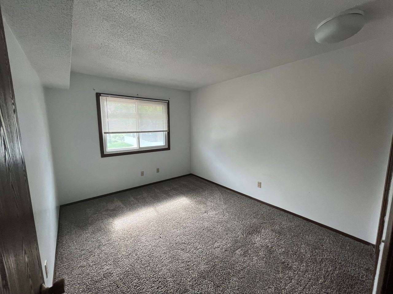 WP 222 Lincoln - Photo 3 of 14