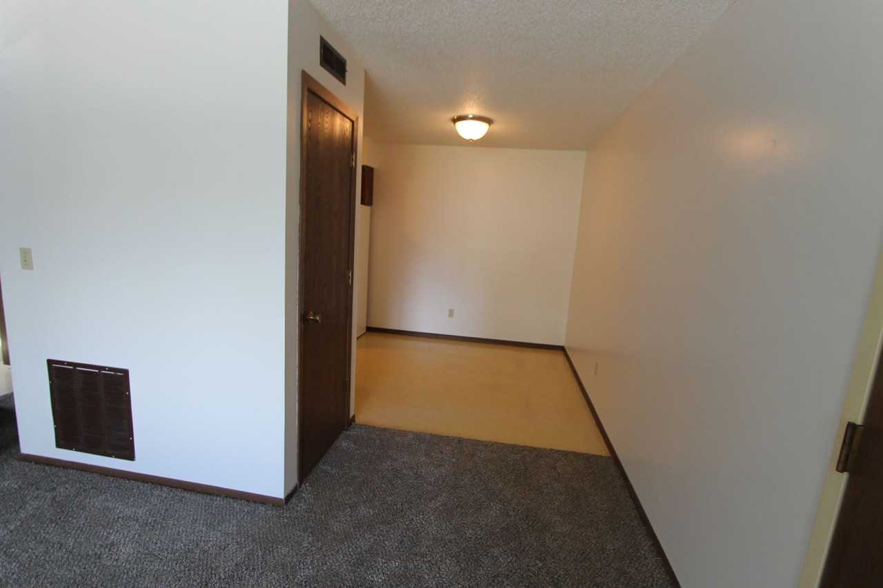 WP 222 Lincoln - Photo 5 of 14