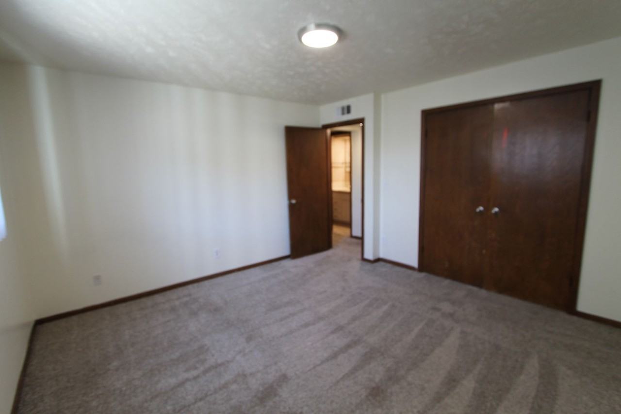 10715 O Street - Photo 6 of 11