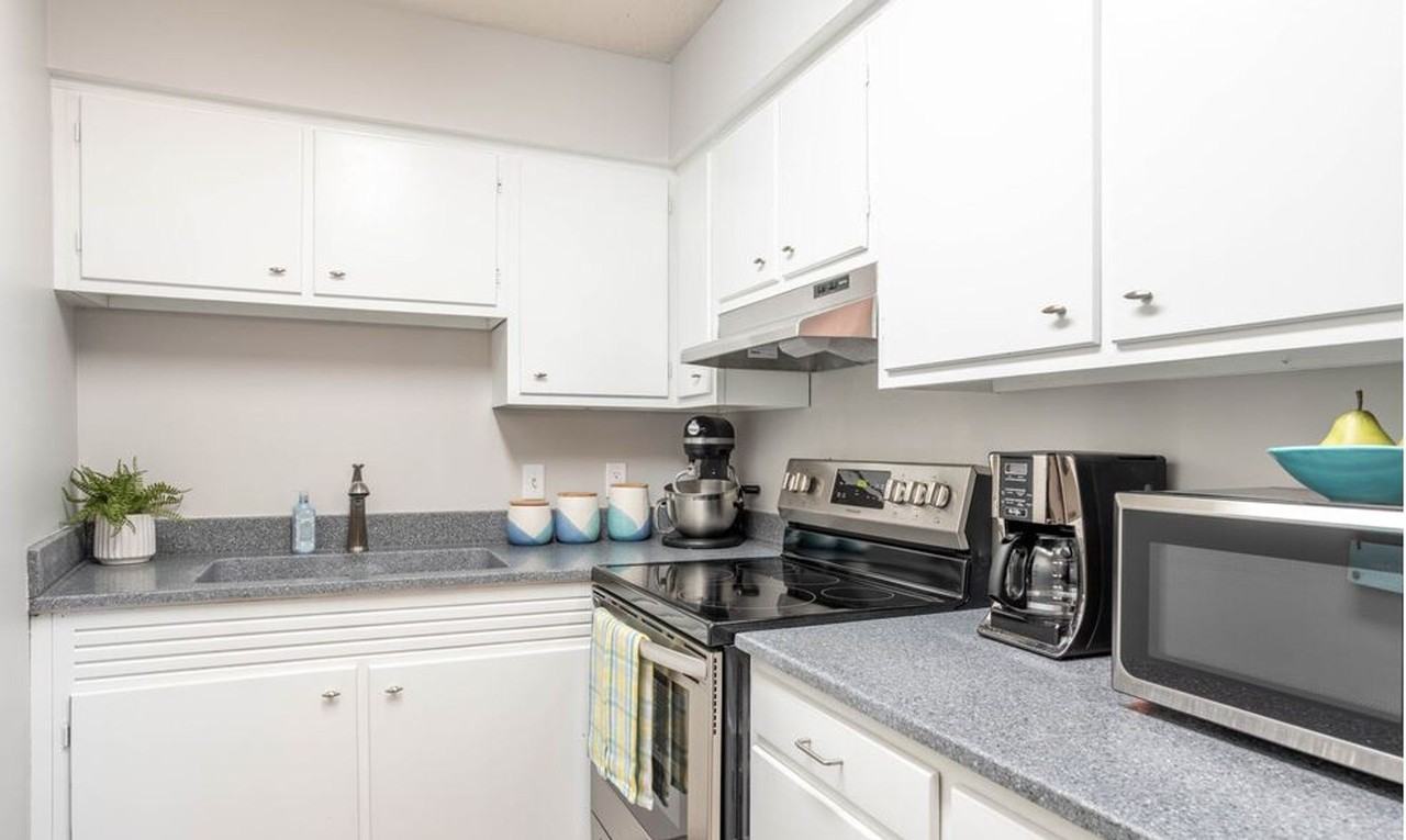 Rosecliff - Photo 4 of 38