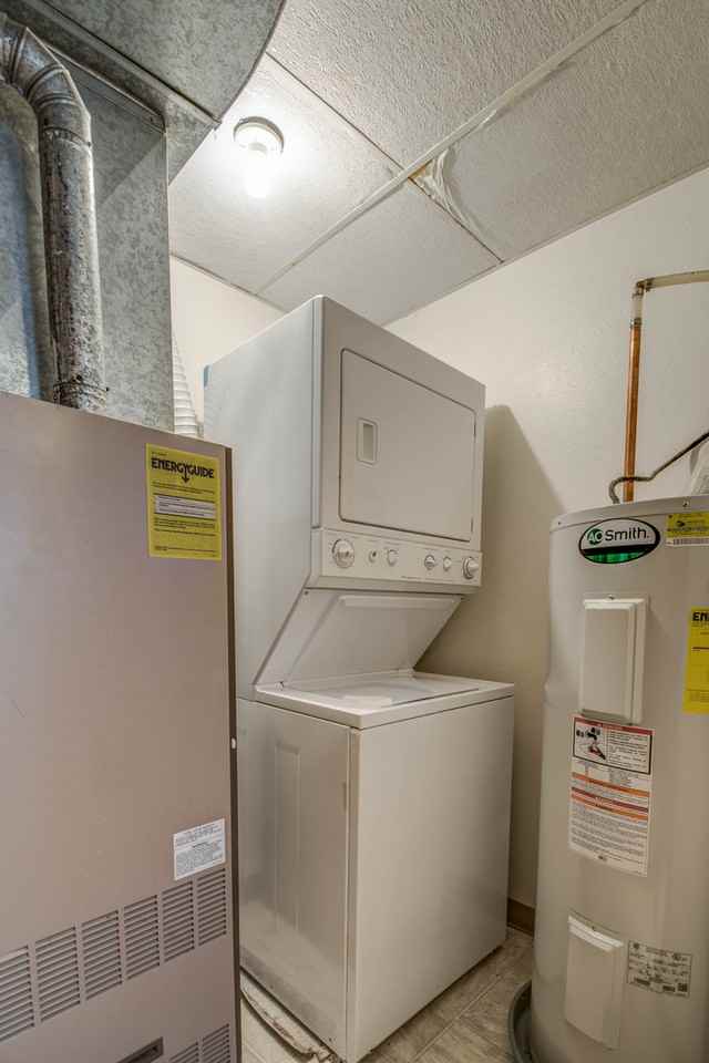 Glacial Manor - Photo 5 of 24