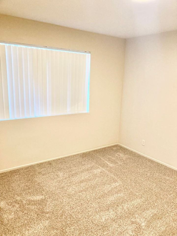 946 Cedar Street - Photo 6 of 13