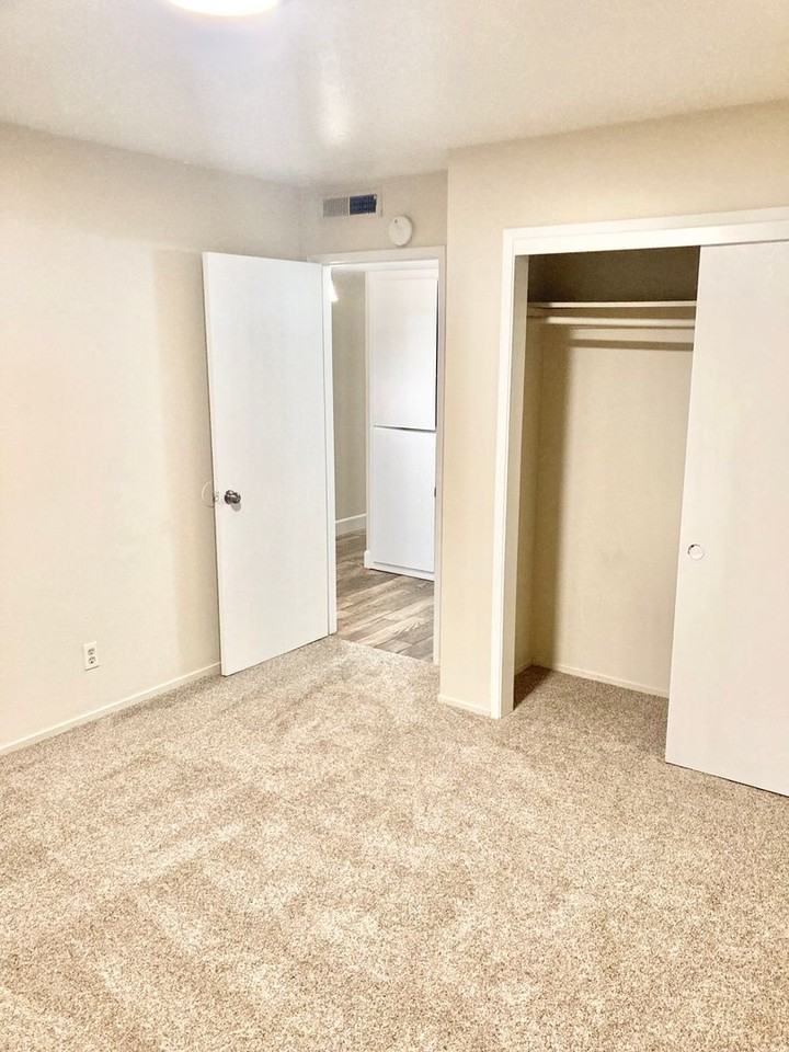 946 Cedar Street - Photo 7 of 13