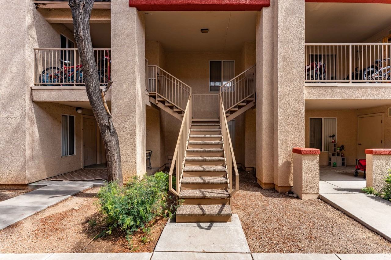 Sahuarita Mission - Photo 4 of 32