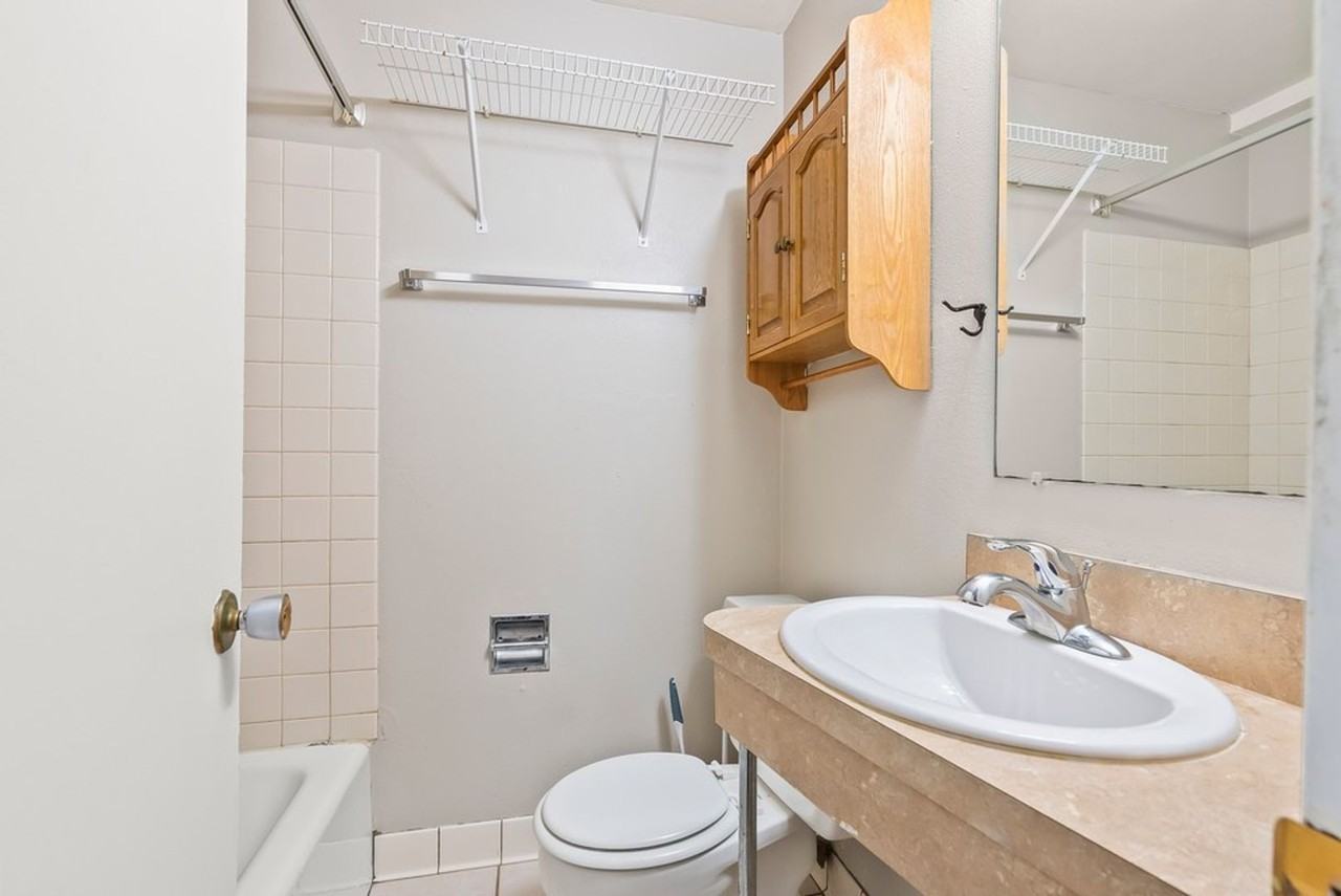 2500 Olive St - Cedar Falls - Photo 2 of 20