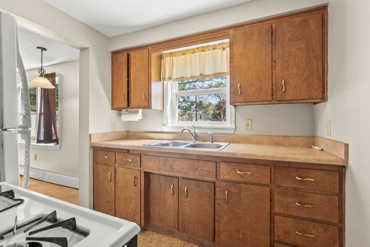 2500 Olive St - Cedar Falls - Photo 3 of 20