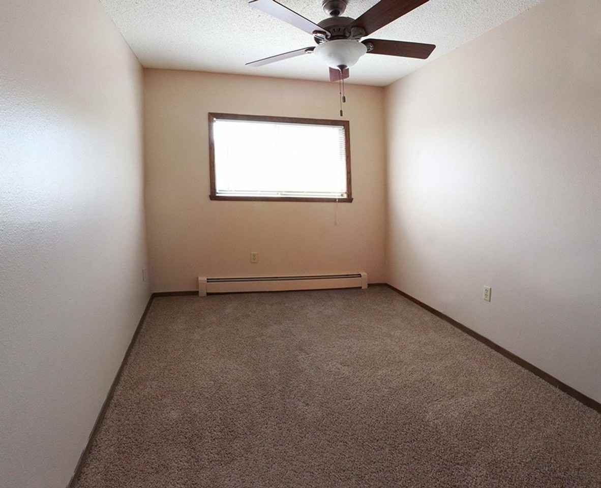 Southview Apartments - Photo 7 of 34