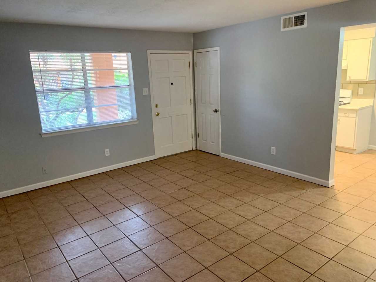 Pine Park Apartments - Photo 5 of 15