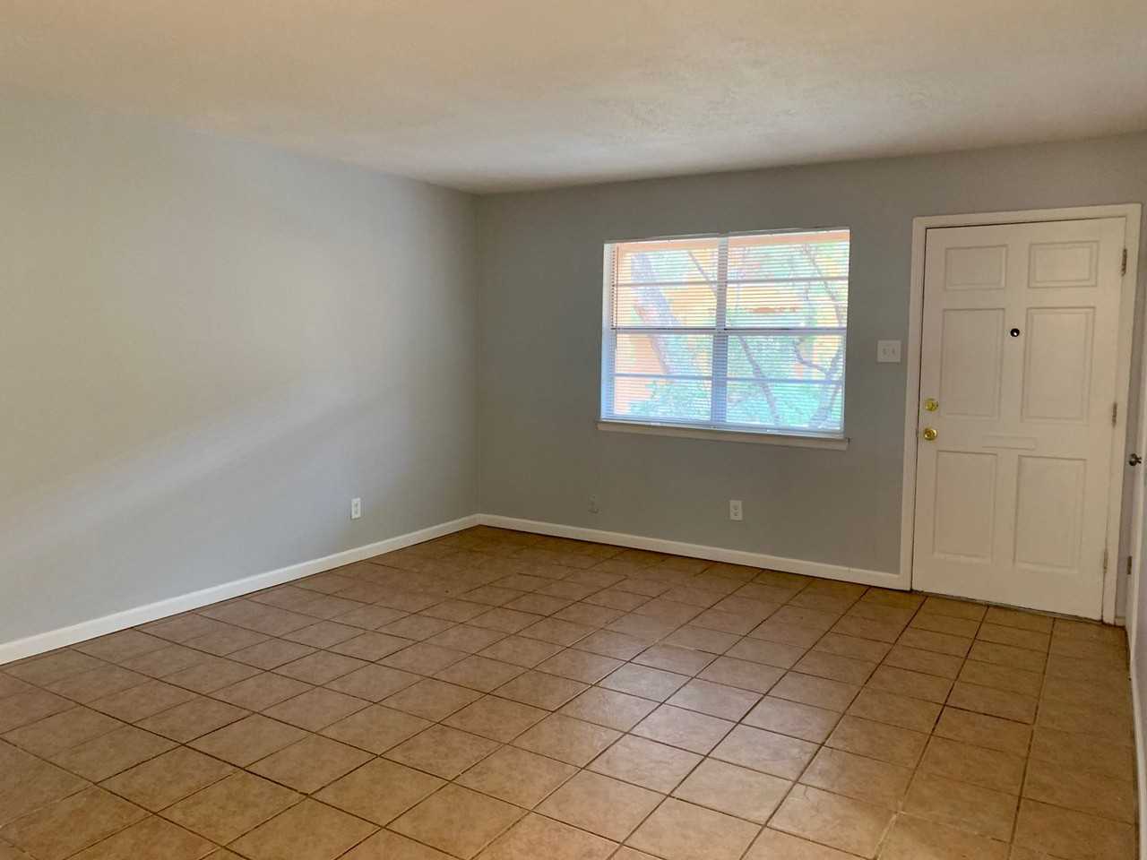 Pine Park Apartments - Photo 6 of 15