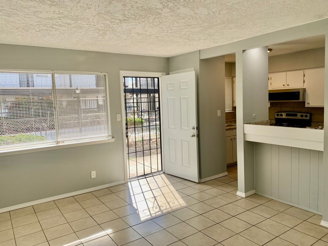 444 Florida St SE - Photo 2 of 13