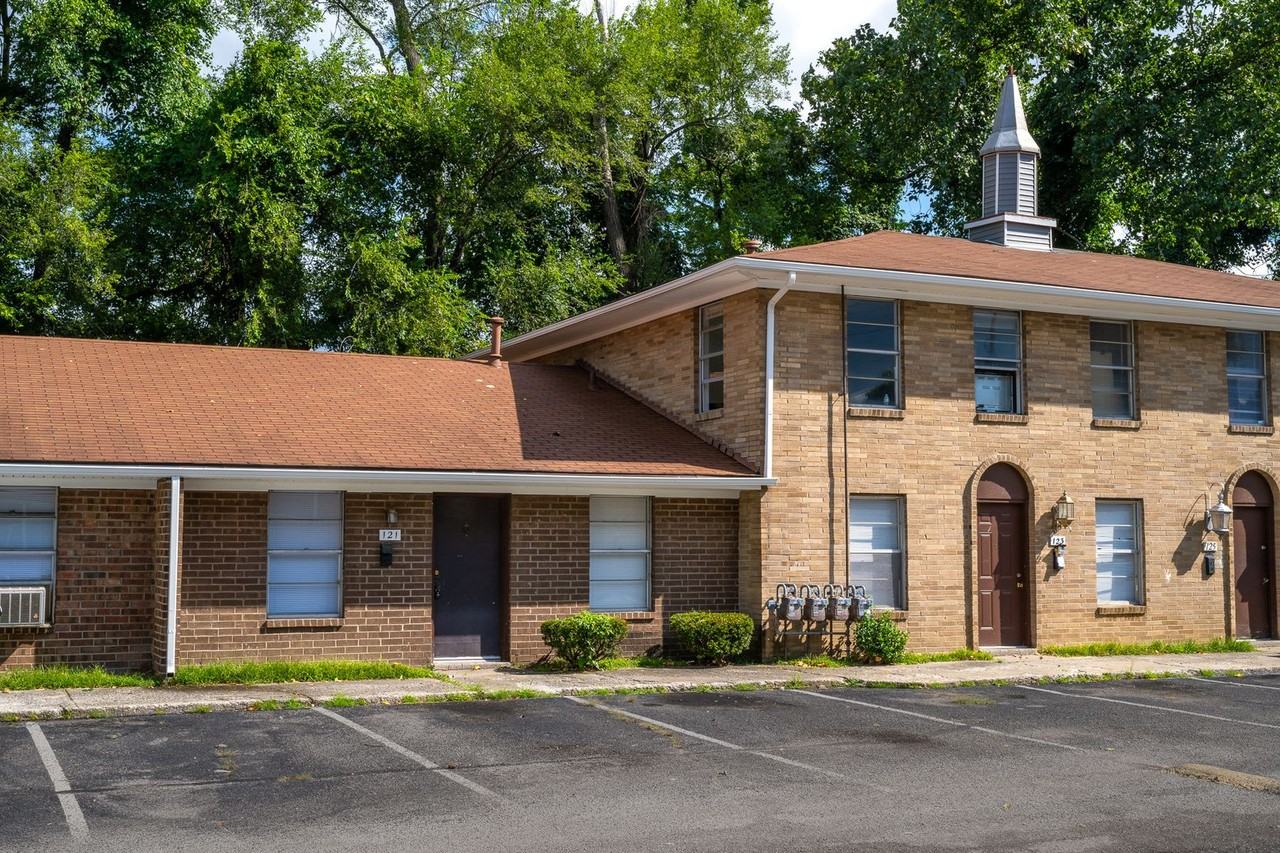 Dixie Downs - Photo 3 of 37