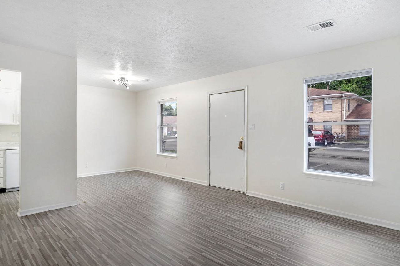 Dixie Downs - Photo 6 of 37