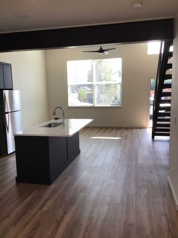 Brand new modern town home - Photo 5 of 20