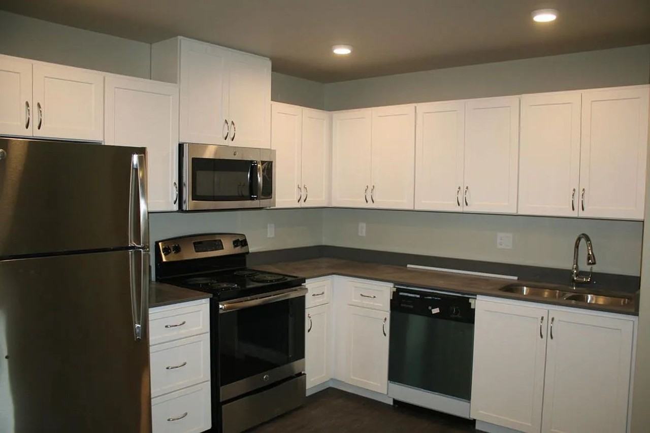 2 Bedroom Apartment close to Old Mill - Photo 4 of 9