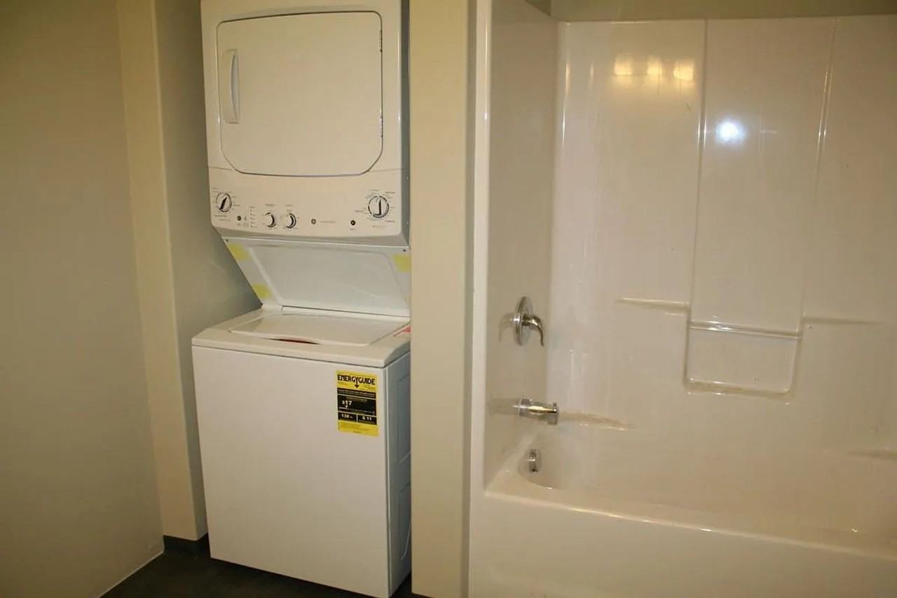 2 Bedroom Apartment close to Old Mill - Photo 6 of 9