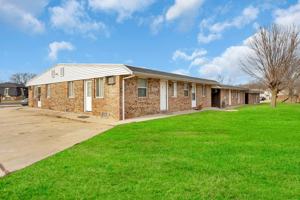 featured image of 200 W Shelbourne Dr