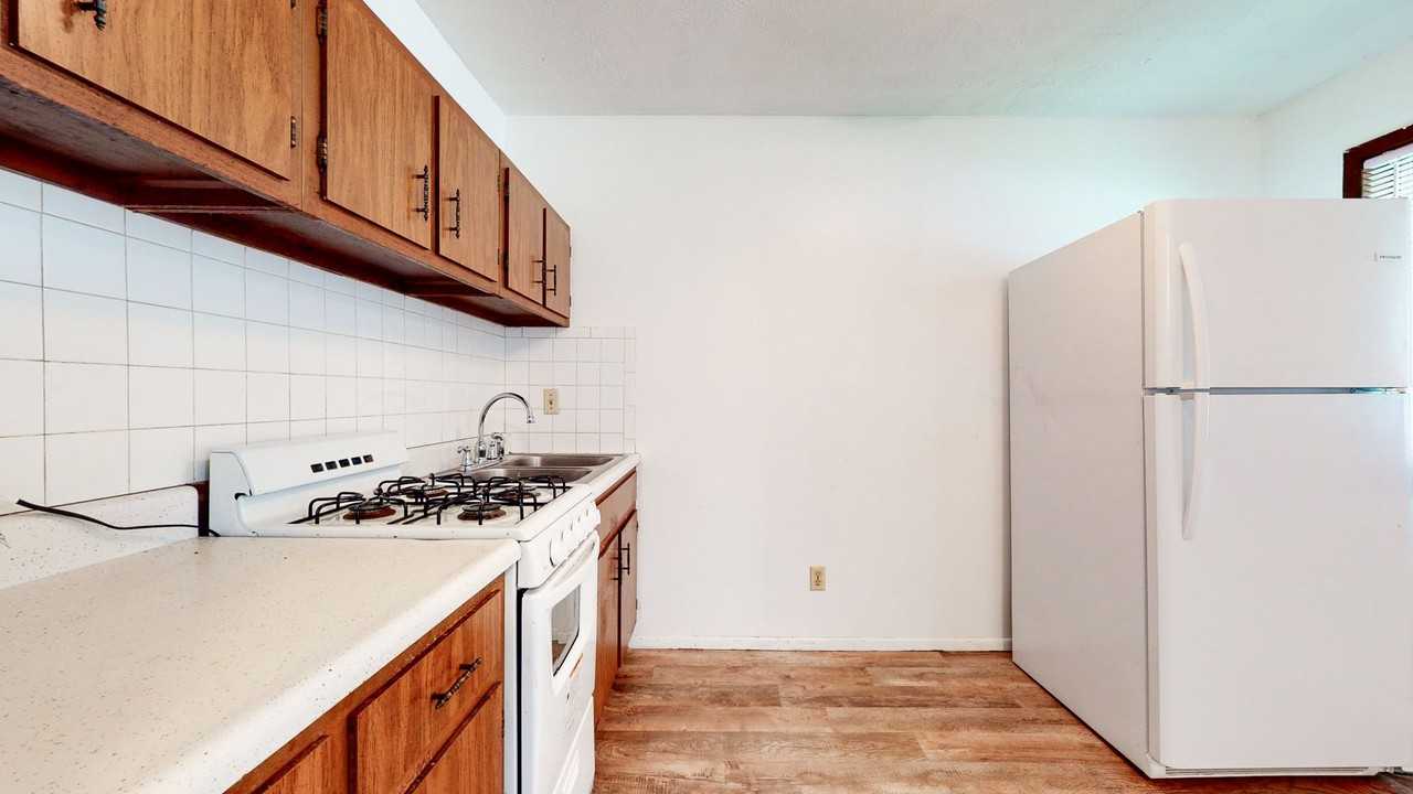 200 W Shelbourne Dr - Photo 2 of 6