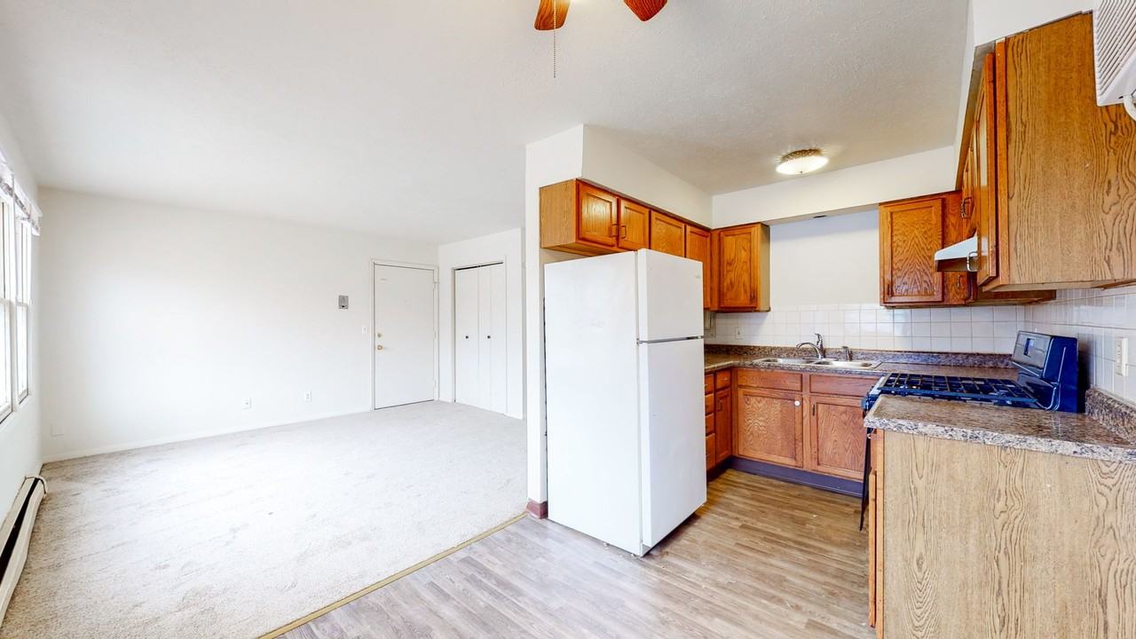 3 Larry Court - Photo 4 of 13