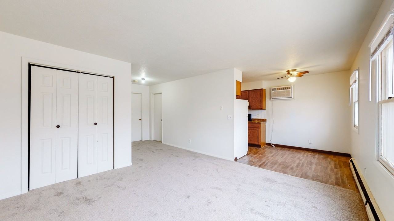 3 Larry Court - Photo 5 of 13