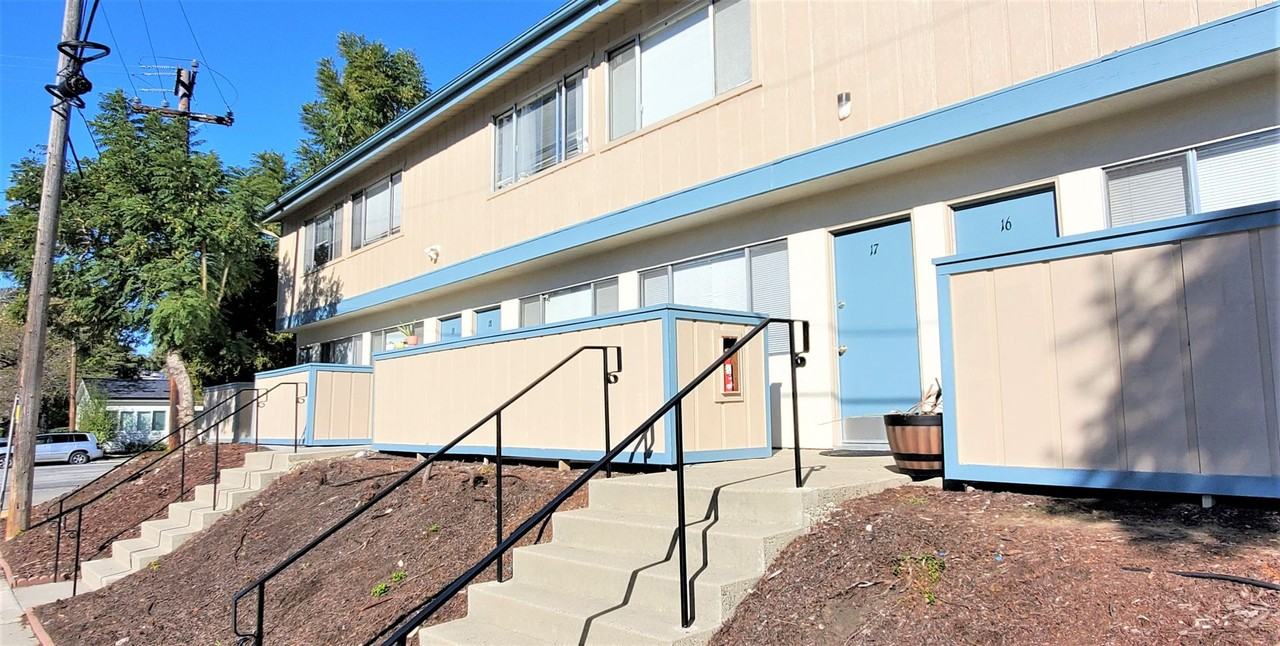 0139 614 Grand Ave. - Photo 2 of 17