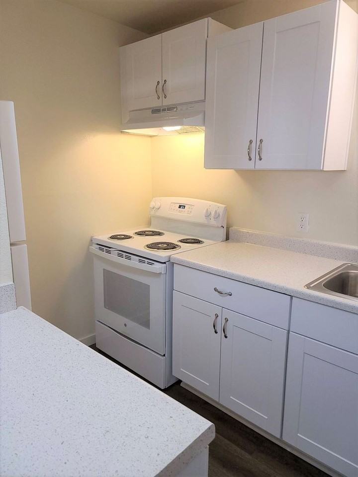 0139 614 Grand Ave. - Photo 7 of 17