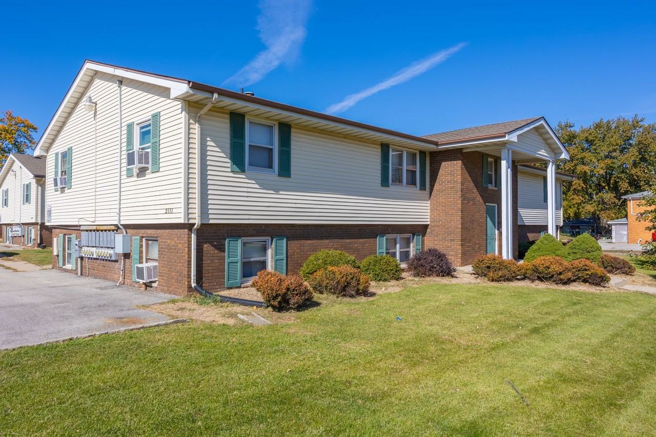 2111 Todd Dr - Photo 2 of 10