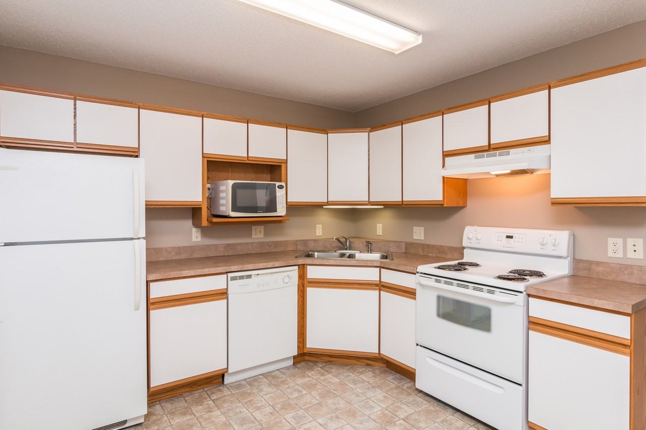 Saddle Creek Townhomes - Photo 2 of 9