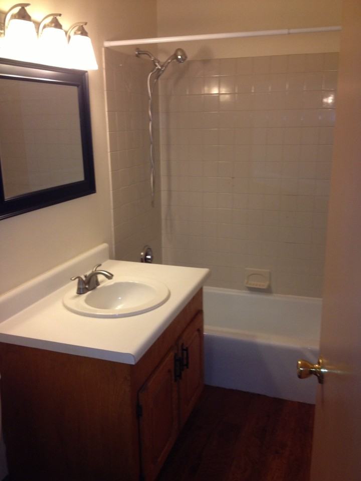 Rockwood Manor Apartments - Photo 6 of 20