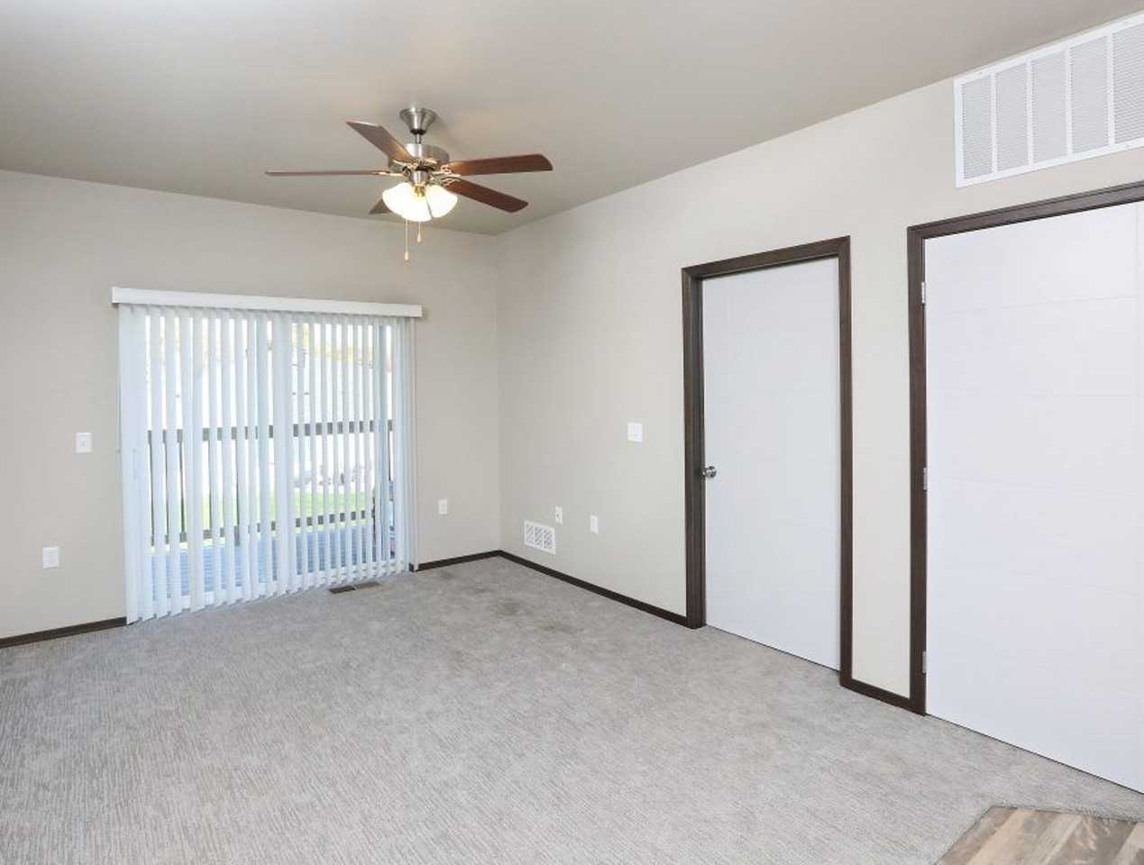 120 Flats - Photo 7 of 27