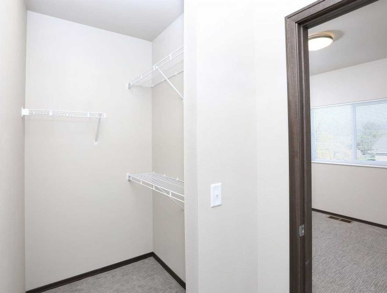 120 Flats - Photo 4 of 20