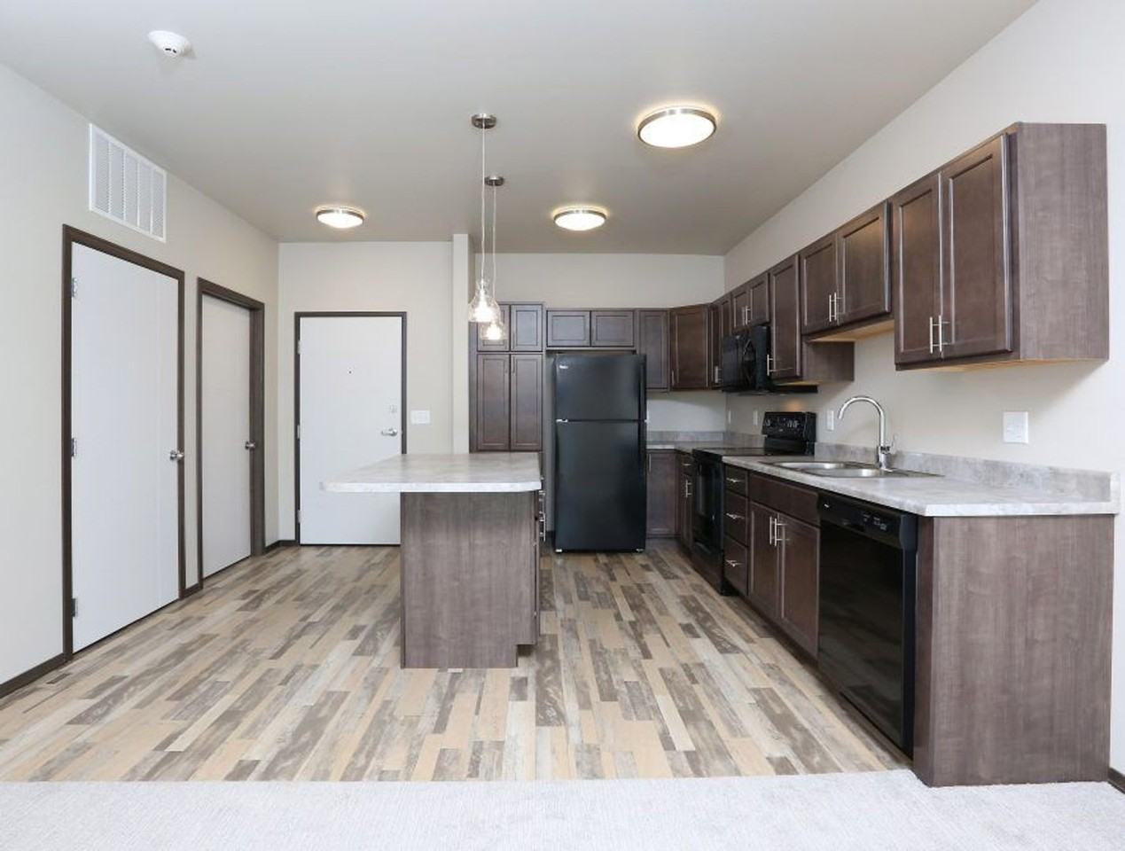 120 Flats - Photo 5 of 18