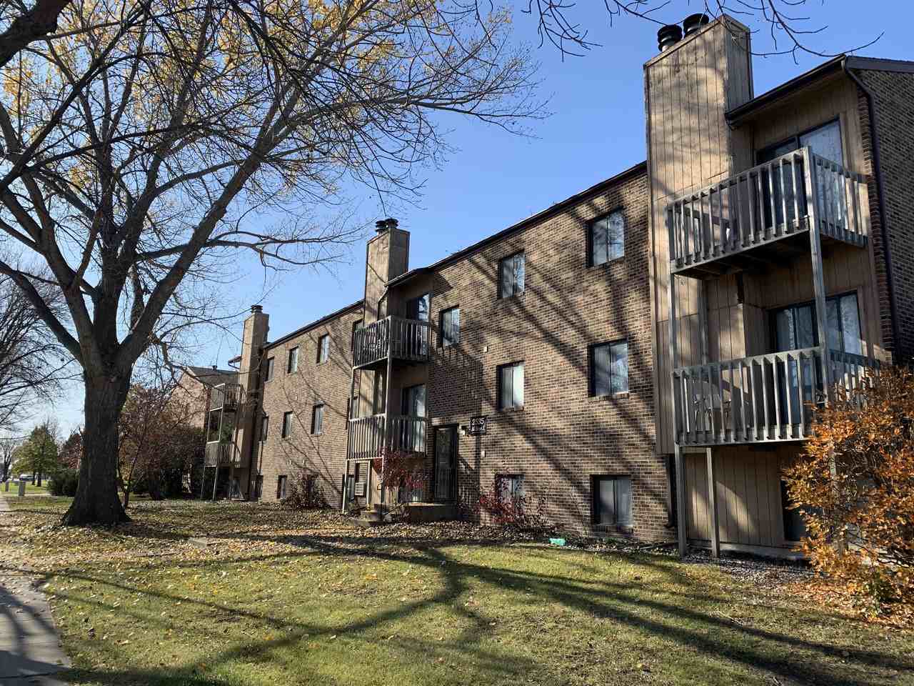 Gatewood Apartments - Photo 3 of 44