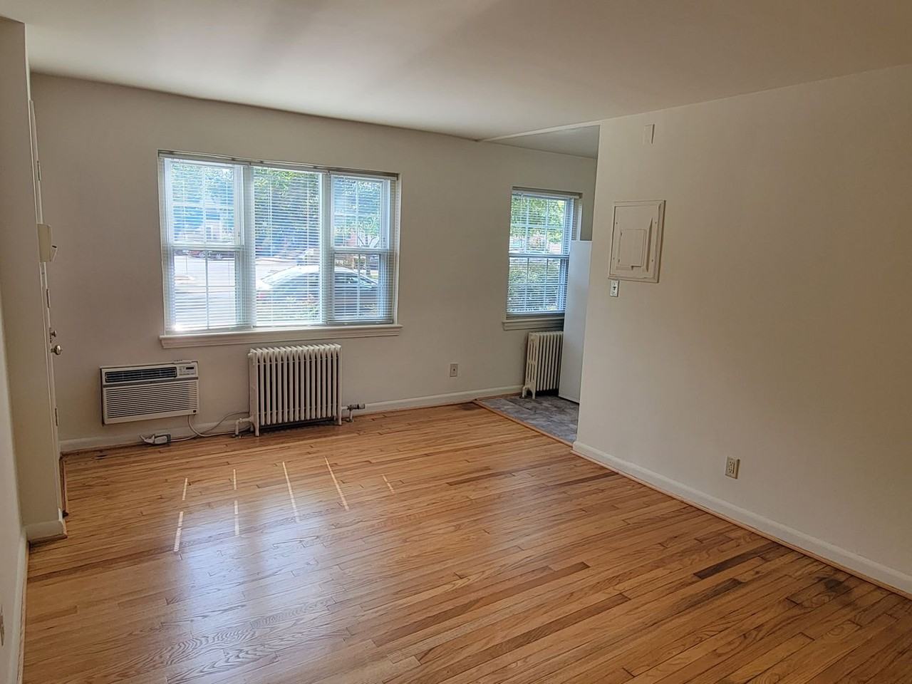 Bedford Gardens - Photo 3 of 9