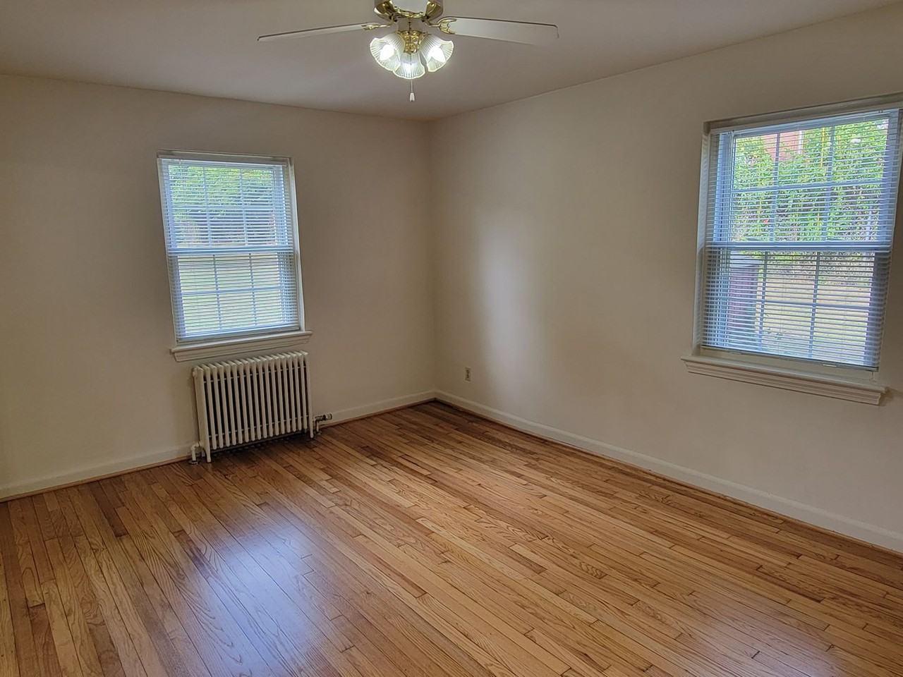 Bedford Gardens - Photo 7 of 9