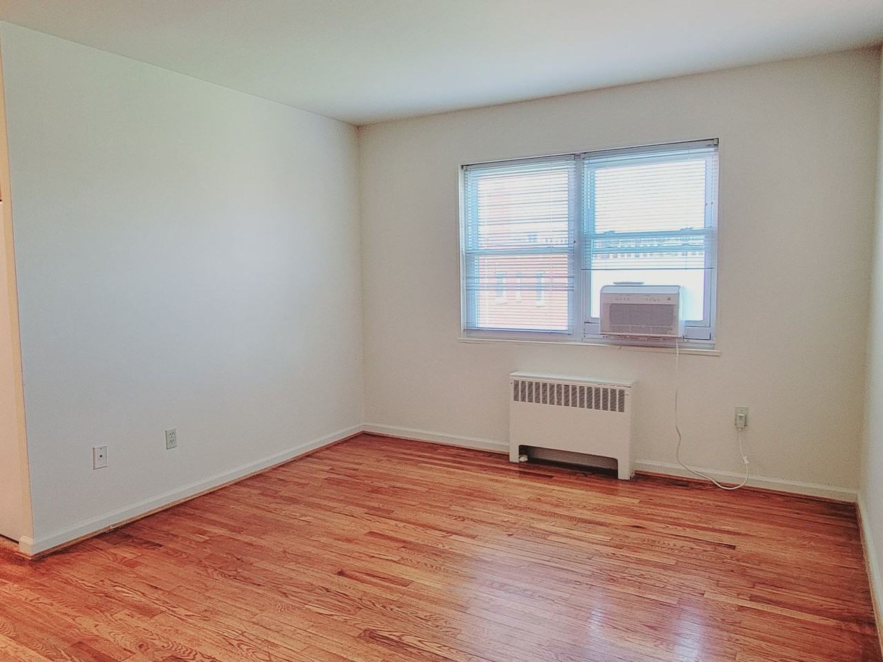 Jefferson Gardens - Photo 2 of 28