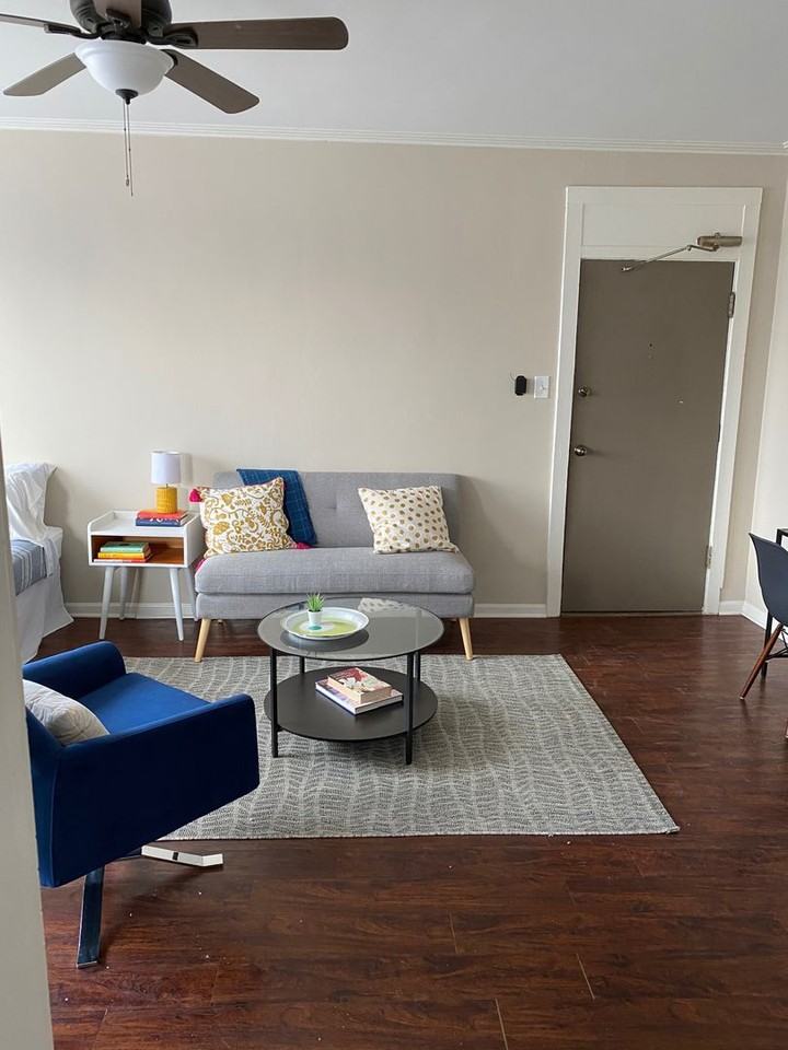 Jeffery Parkway Apartments - Photo 5 of 15