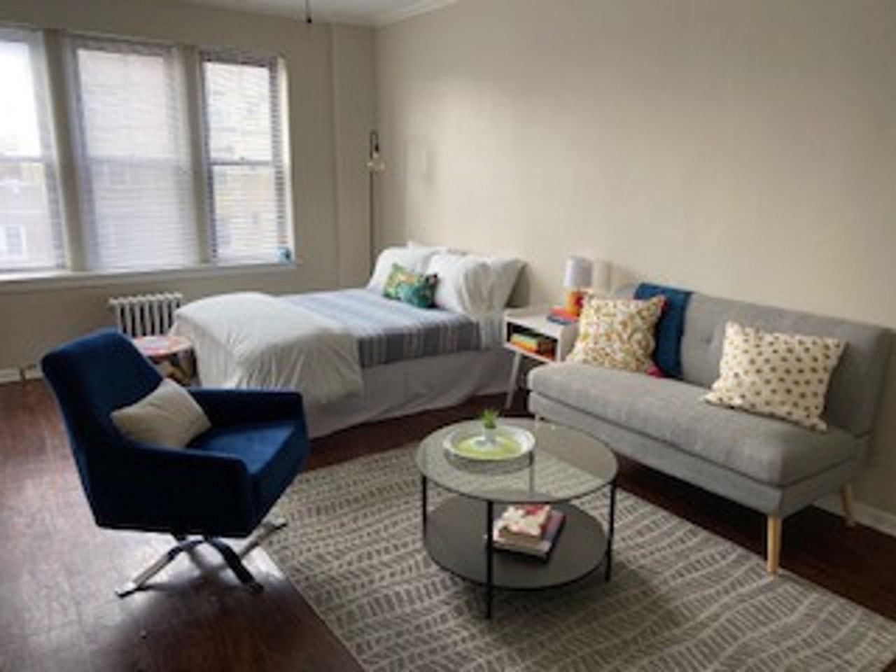 Jeffery Parkway Apartments - Photo 7 of 15